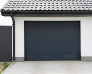 Jak naprawić okleinę bramy garażowej?