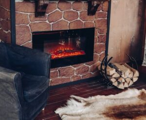Czym palić w kominku? Przygotuj się na sezon grzewczy!