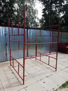 Czym różni się rusztowanie warszawskie od elewacyjnego?